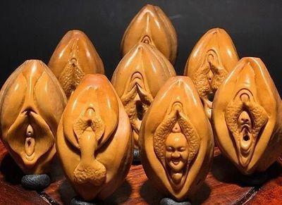 那些讓人臉(lian)紅(hong)的文玩工藝(yi)品，究(jiu)竟(jing)是(shi)什麽人在(zai)購買(mai)？